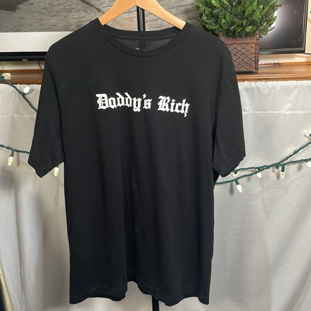 Tana t-shirt-“Daddy’s Rich”-Sz XL-Unisex